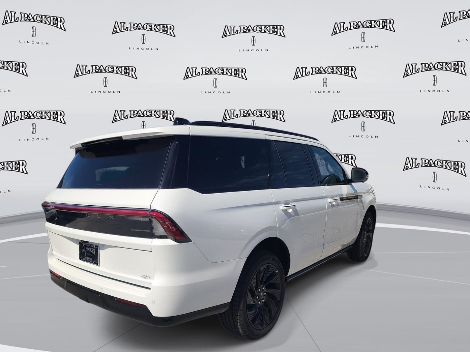 New 2027 Lincoln Navigator Reserve w/ Jet Appearance Package AWD/4WD image 5