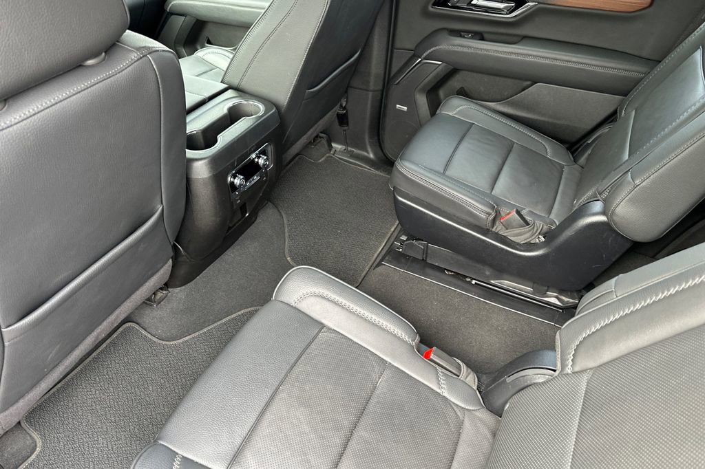 Used 2025 GMC Yukon Denali AWD/4WD image 12