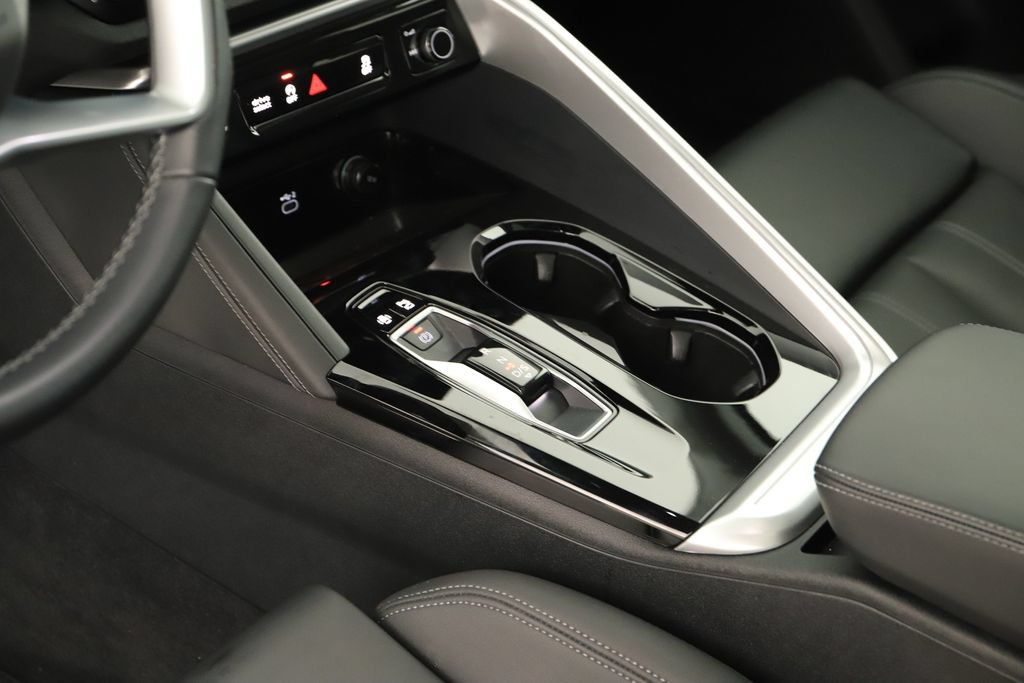 Certified 2025 Audi Q5 Prestige AWD/4WD image 17