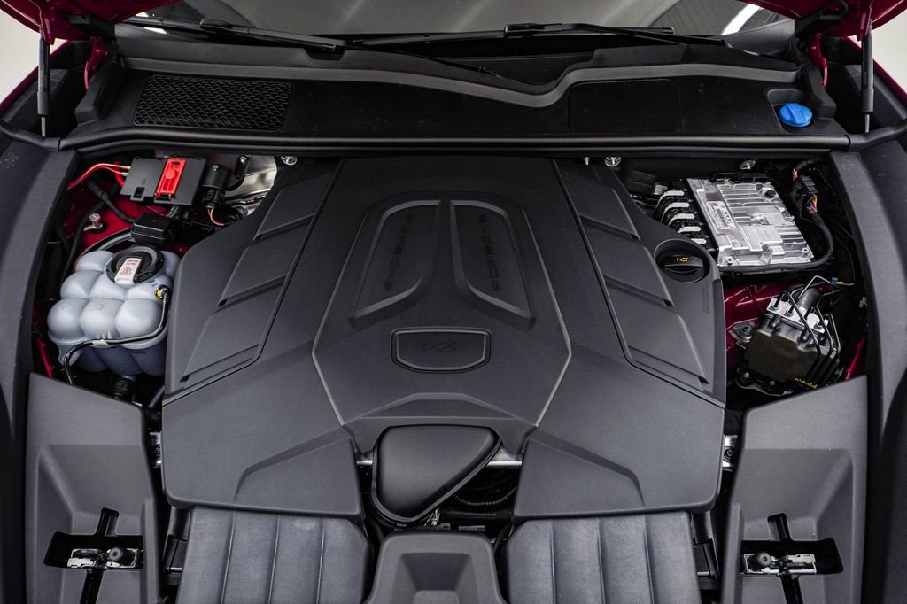 New 2026 Porsche Cayenne Coupe AWD/4WD image 29