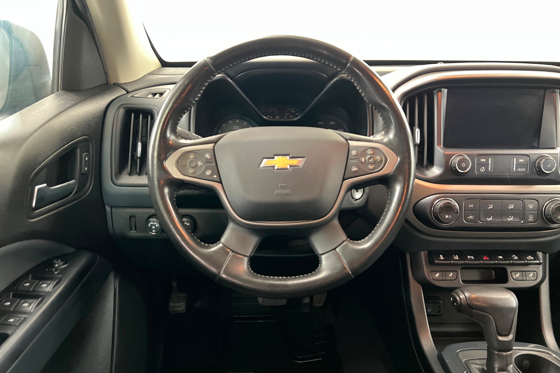 Used 2021 Chevrolet Colorado Z71 w/ Safety Package AWD/4WD image 13