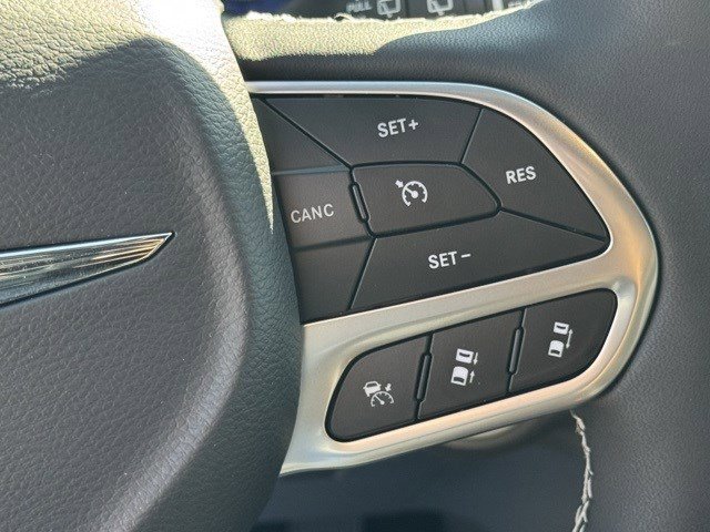 New 2026 Chrysler Pacifica Select image 18