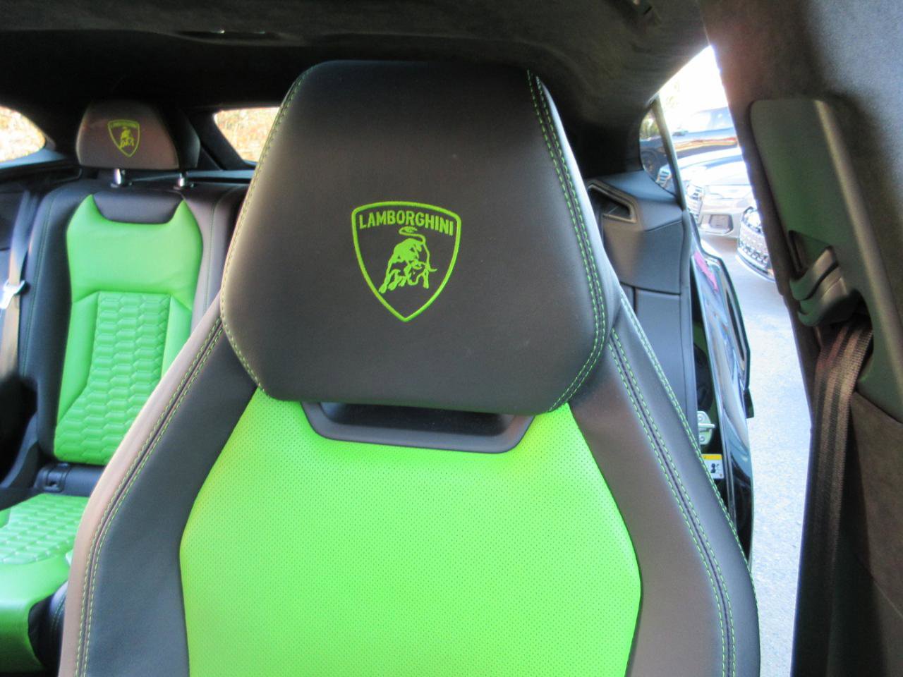 Used 2022 Lamborghini Urus image 14