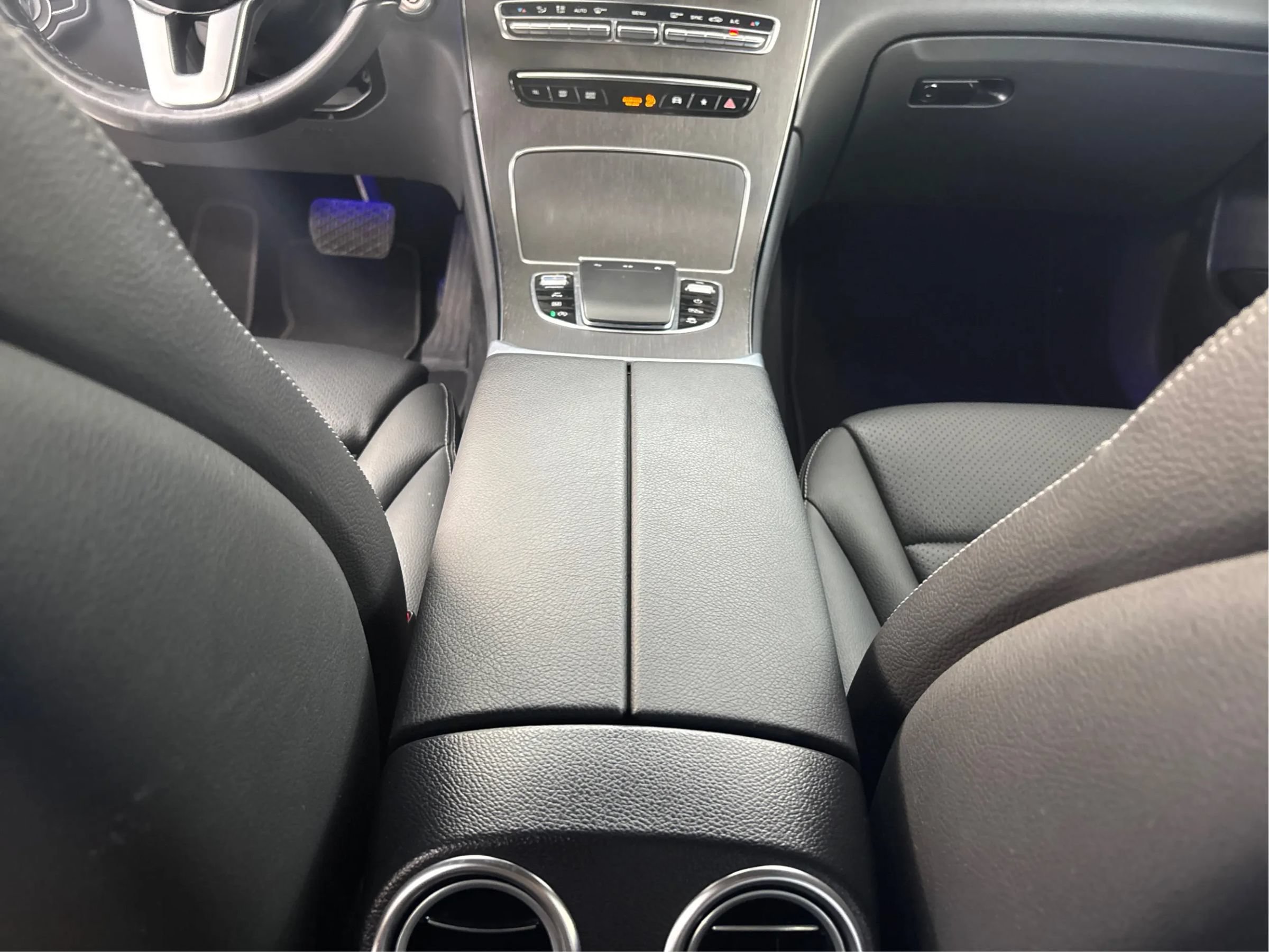Used 2022 Mercedes-Benz GLC 300 4MATIC image 22