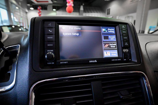 Used 2019 Dodge Grand Caravan SE w/ UConnect Hands-Free Group image 35