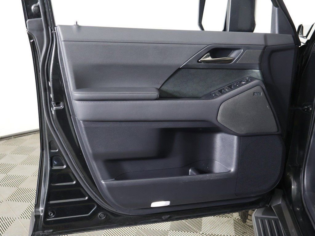 Used 2024 Lexus GX 550 image 28