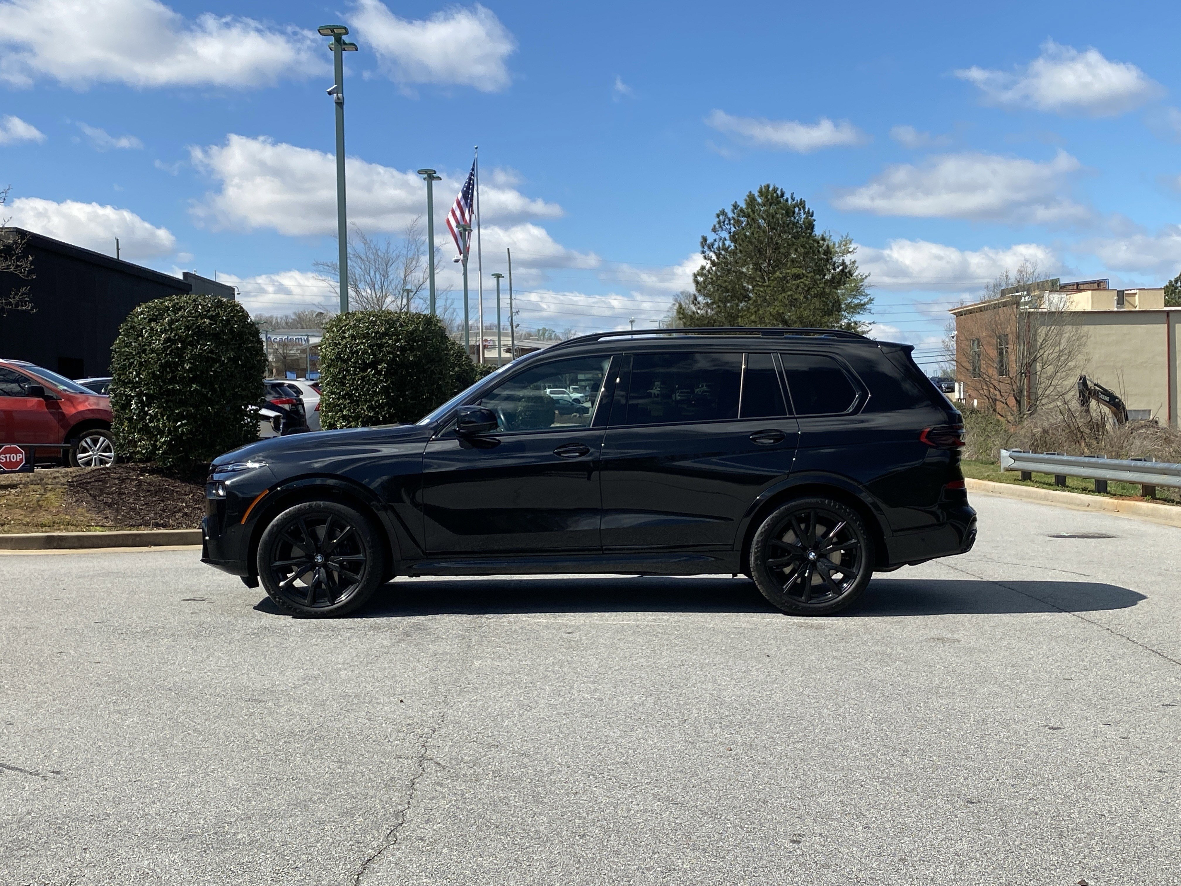 Used 2024 BMW X7 M60i w/ Executive Package image 15