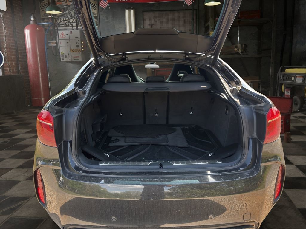 Used 2017 BMW X6 M image 10