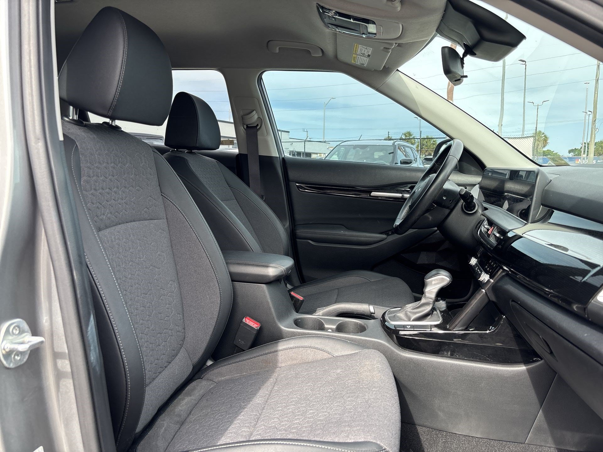 Used 2024 Kia Seltos S FWD image 23