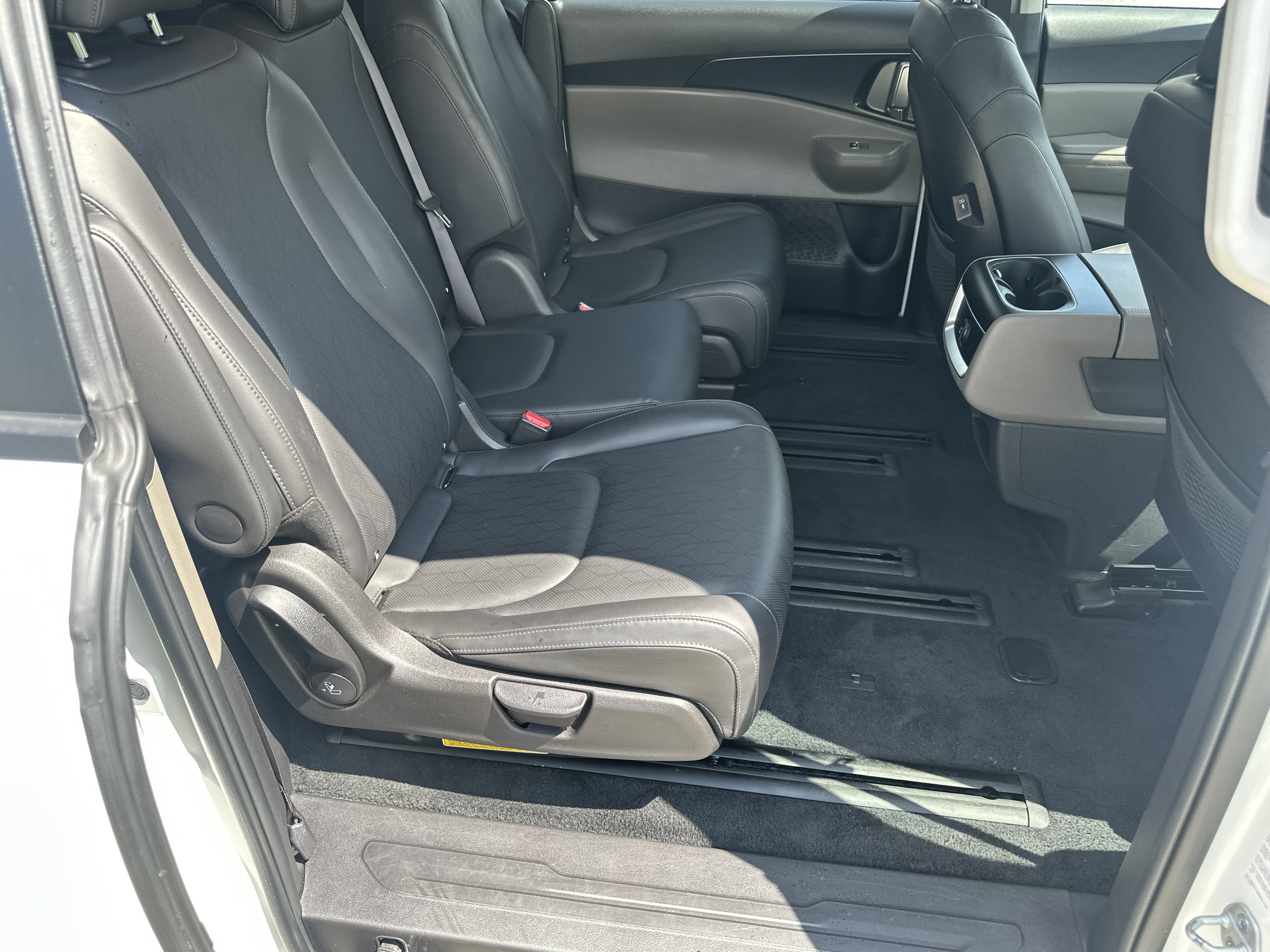 Used 2026 Kia Carnival LXS FWD image 15