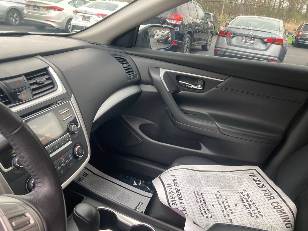 Used 2017 Nissan Altima 2.5 SR FWD image 16