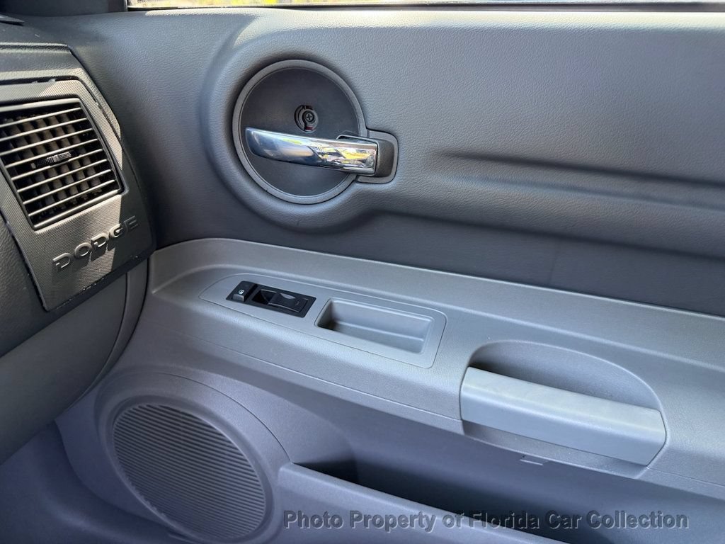 Used 2005 Dodge Magnum SE RWD image 58