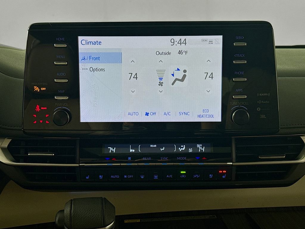 Used 2021 Toyota Sienna Limited image 16