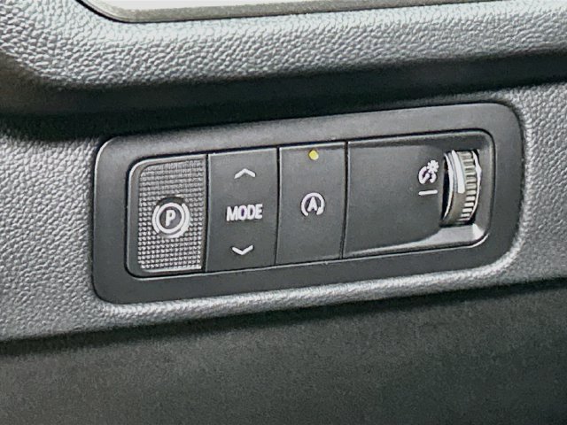 New 2027 Chevrolet Traverse LT w/ Sun and Wheel Package FWD image 12