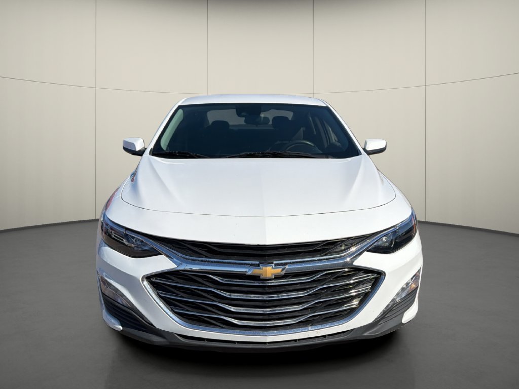 Used 2024 Chevrolet Malibu LT FWD image 2