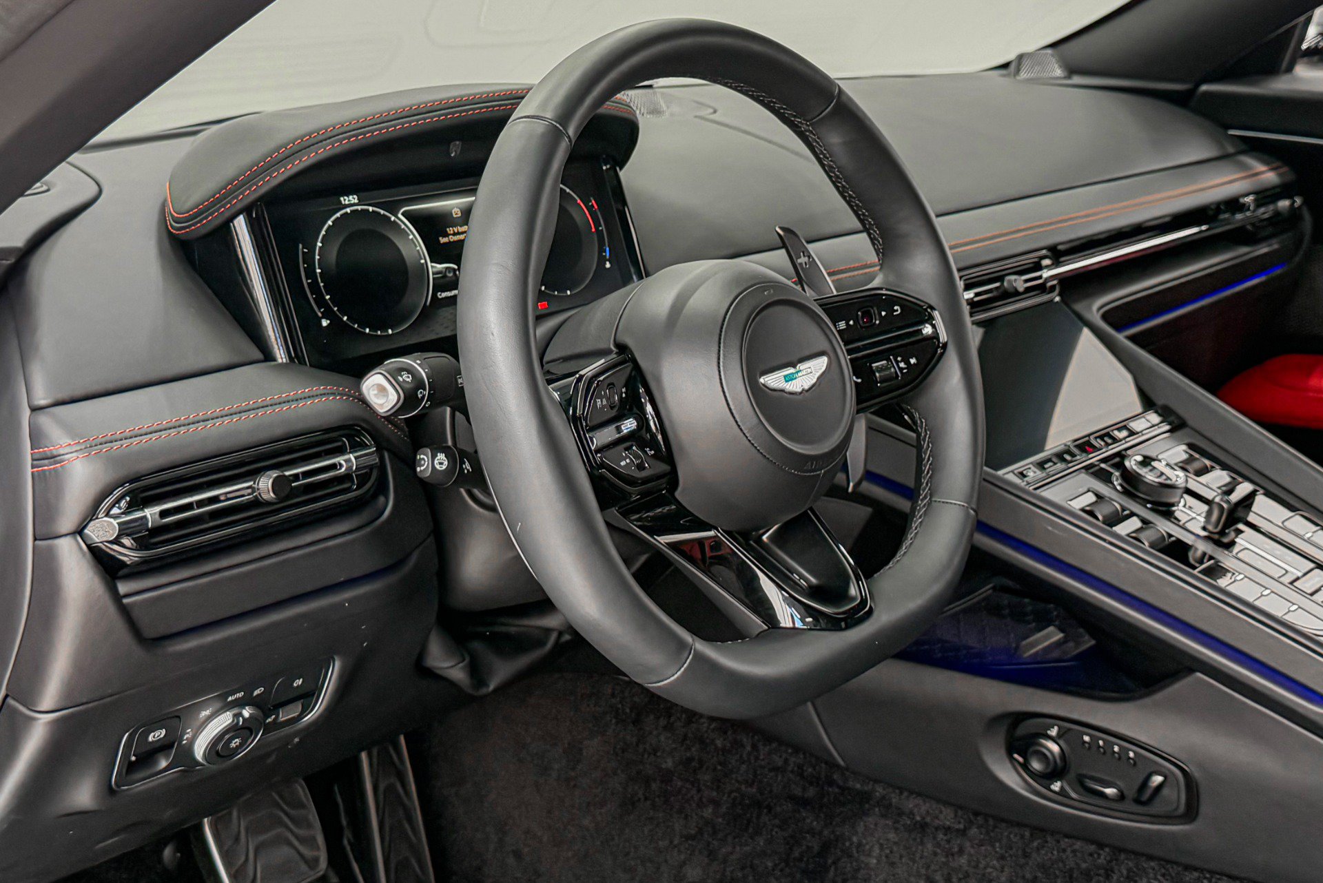Used 2024 Aston Martin DB12 Coupe RWD image 13