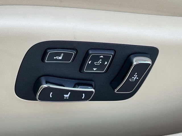 Used 2015 Lexus LS 460 w/ Comfort Package image 32