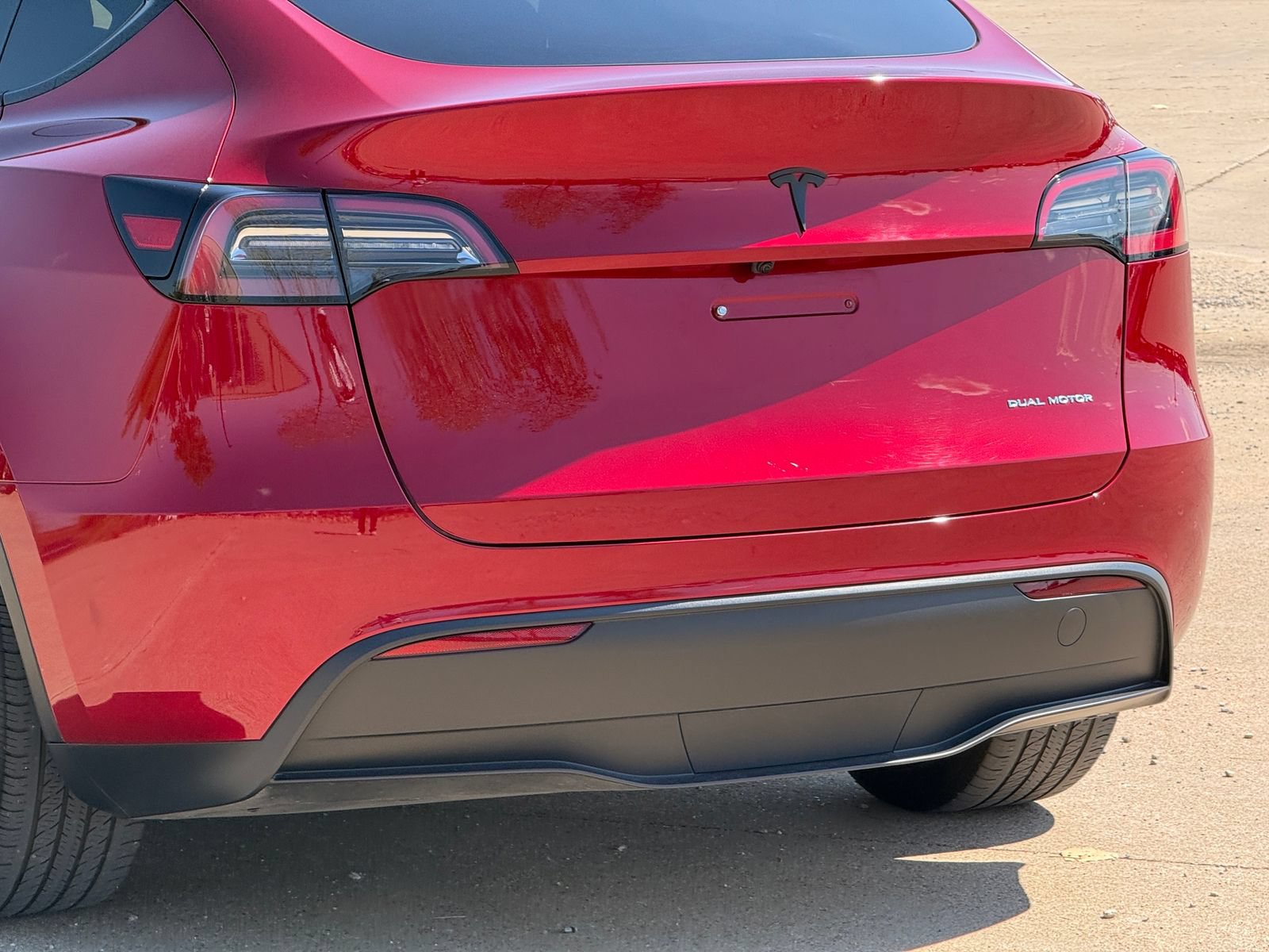 Used 2024 Tesla Model Y Long Range AWD/4WD image 6