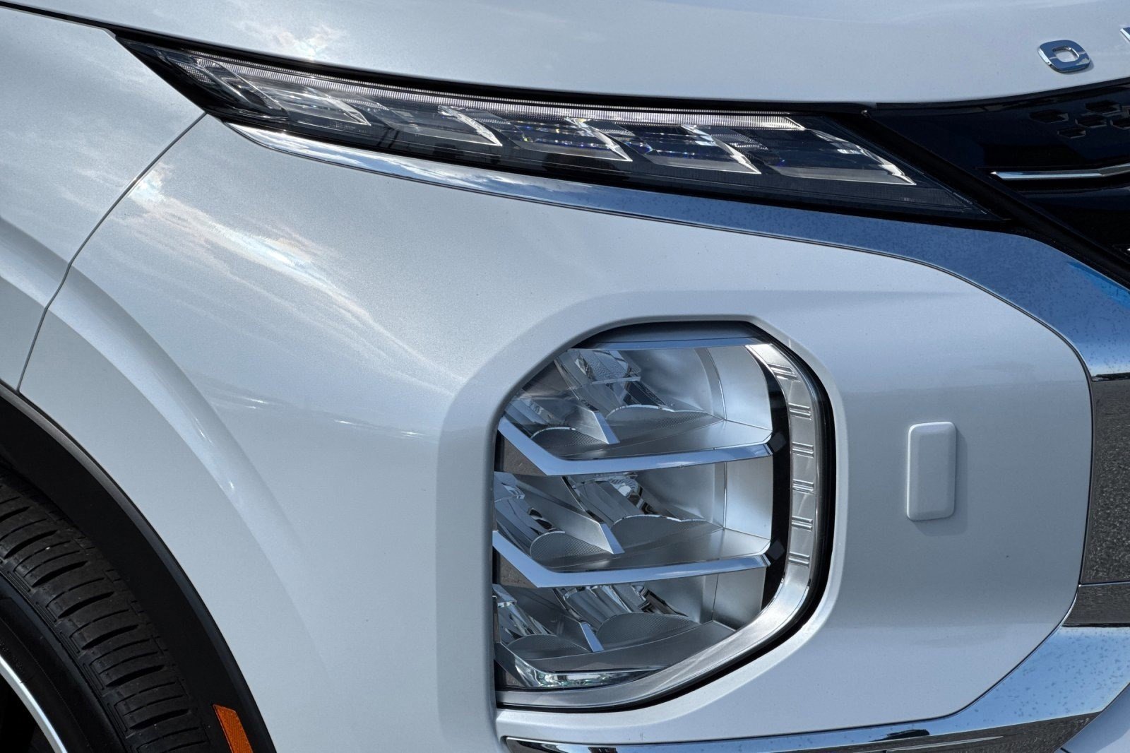 Used 2024 Mitsubishi Outlander SE image 10