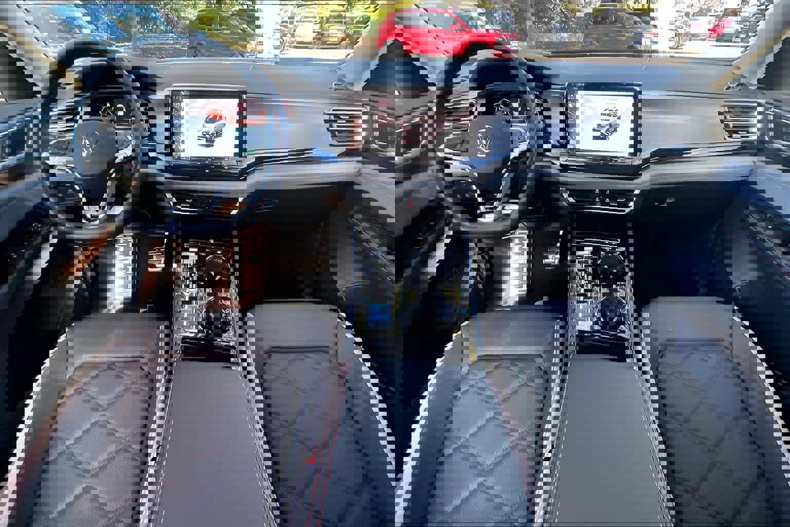 New 2026 Volkswagen Atlas Peak Edition image 5