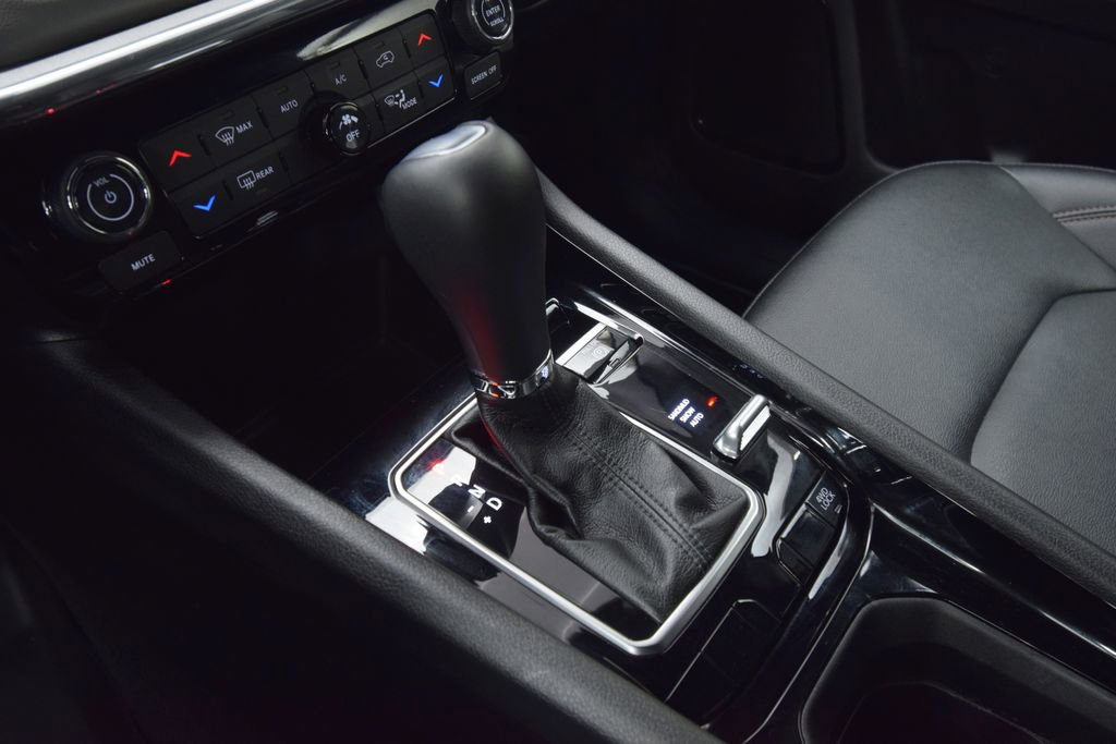 Used 2024 Jeep Compass Limited image 25