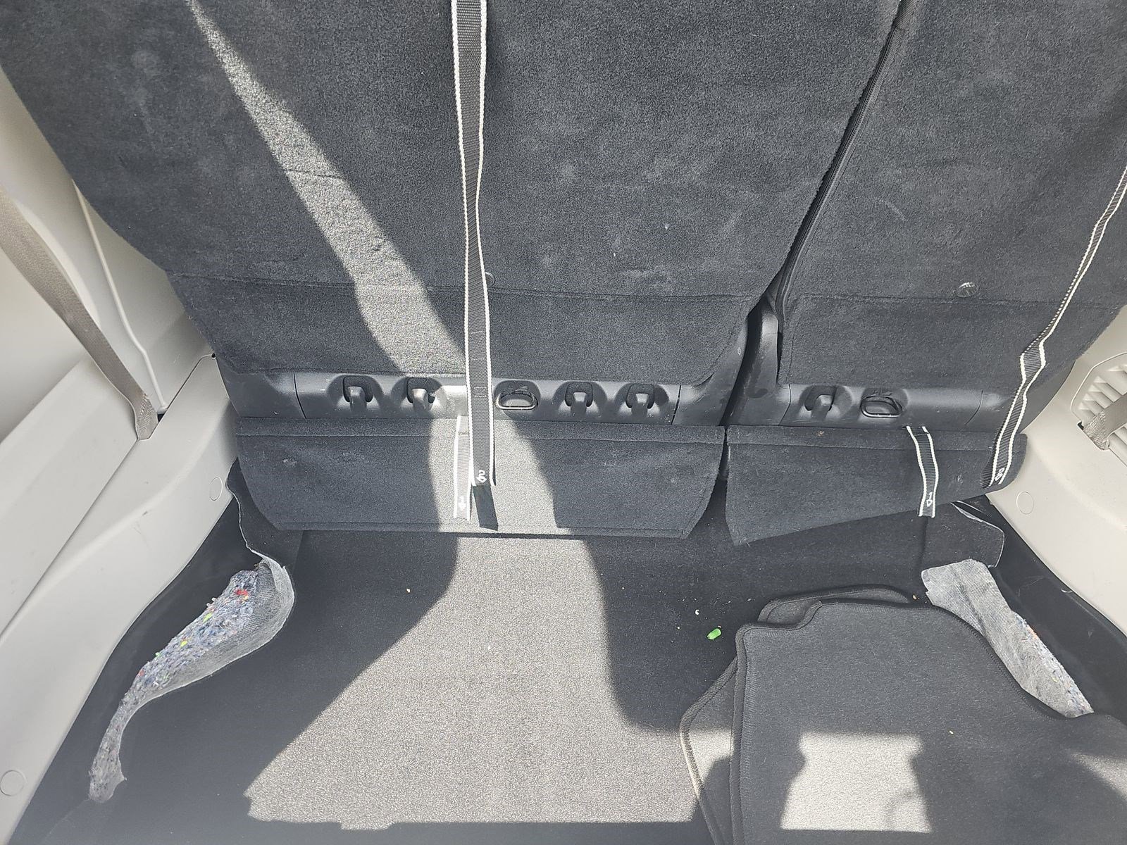 Used 2023 Chrysler Voyager LX image 16