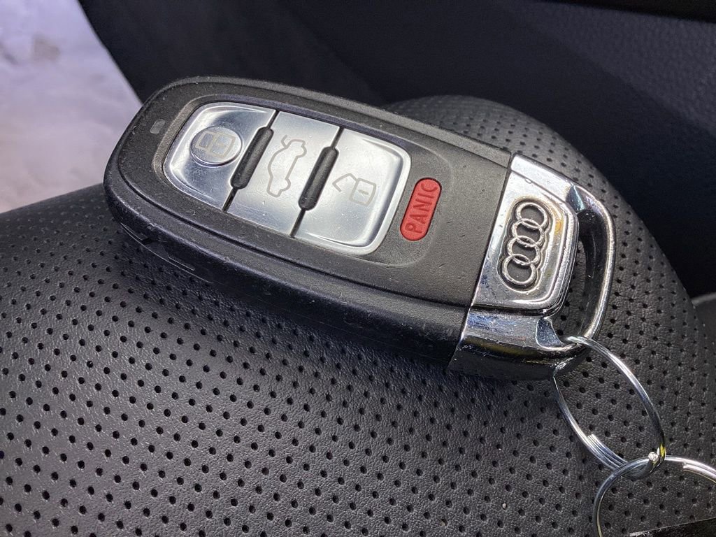 Used 2019 Audi e-tron Prestige w/ Prestige Package image 30