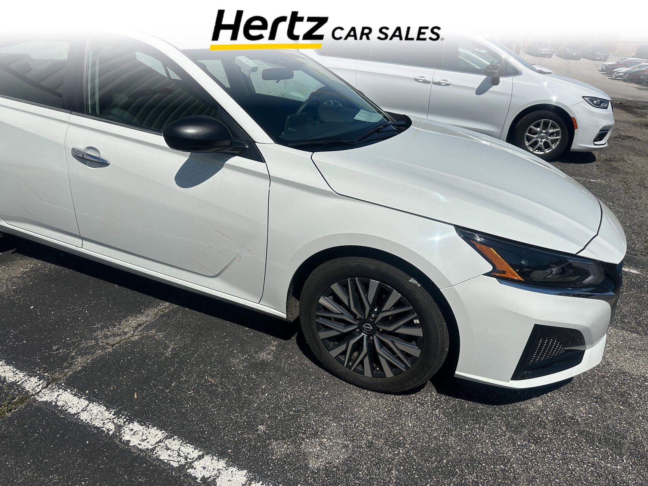 Used 2025 Nissan Altima 2.5 SV FWD image 1