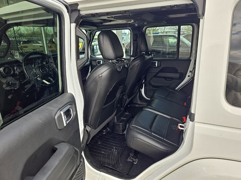 Used 2020 Jeep Wrangler Unlimited Sahara AWD/4WD image 17