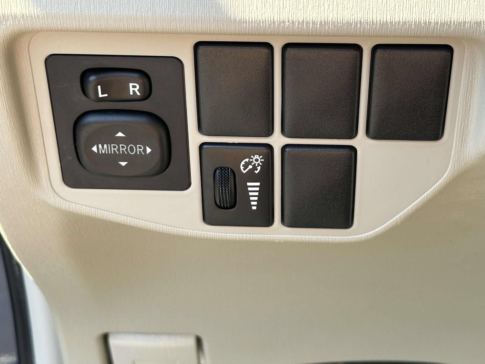 Used 2014 Toyota Prius Three FWD image 15