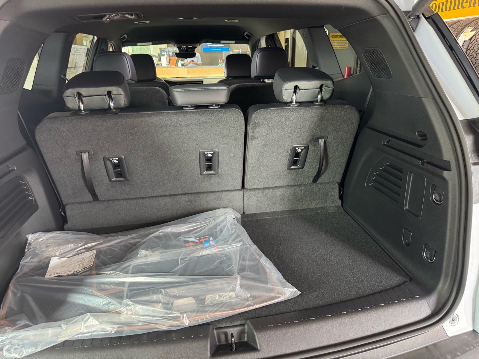 New 2027 GMC Acadia AT4 w/ Luxury Package AWD/4WD image 8