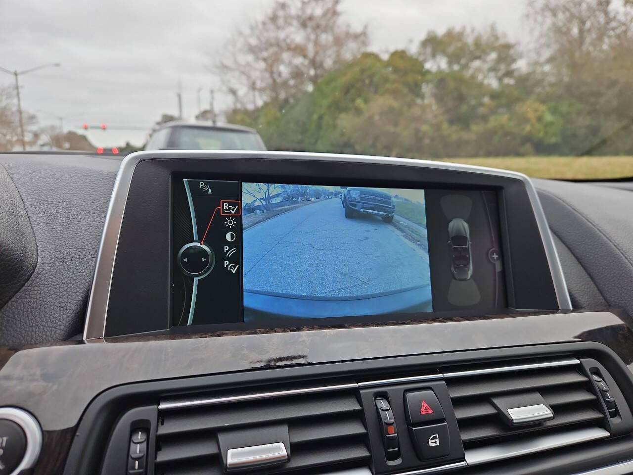 Used 2013 BMW 650i xDrive Convertible image 21