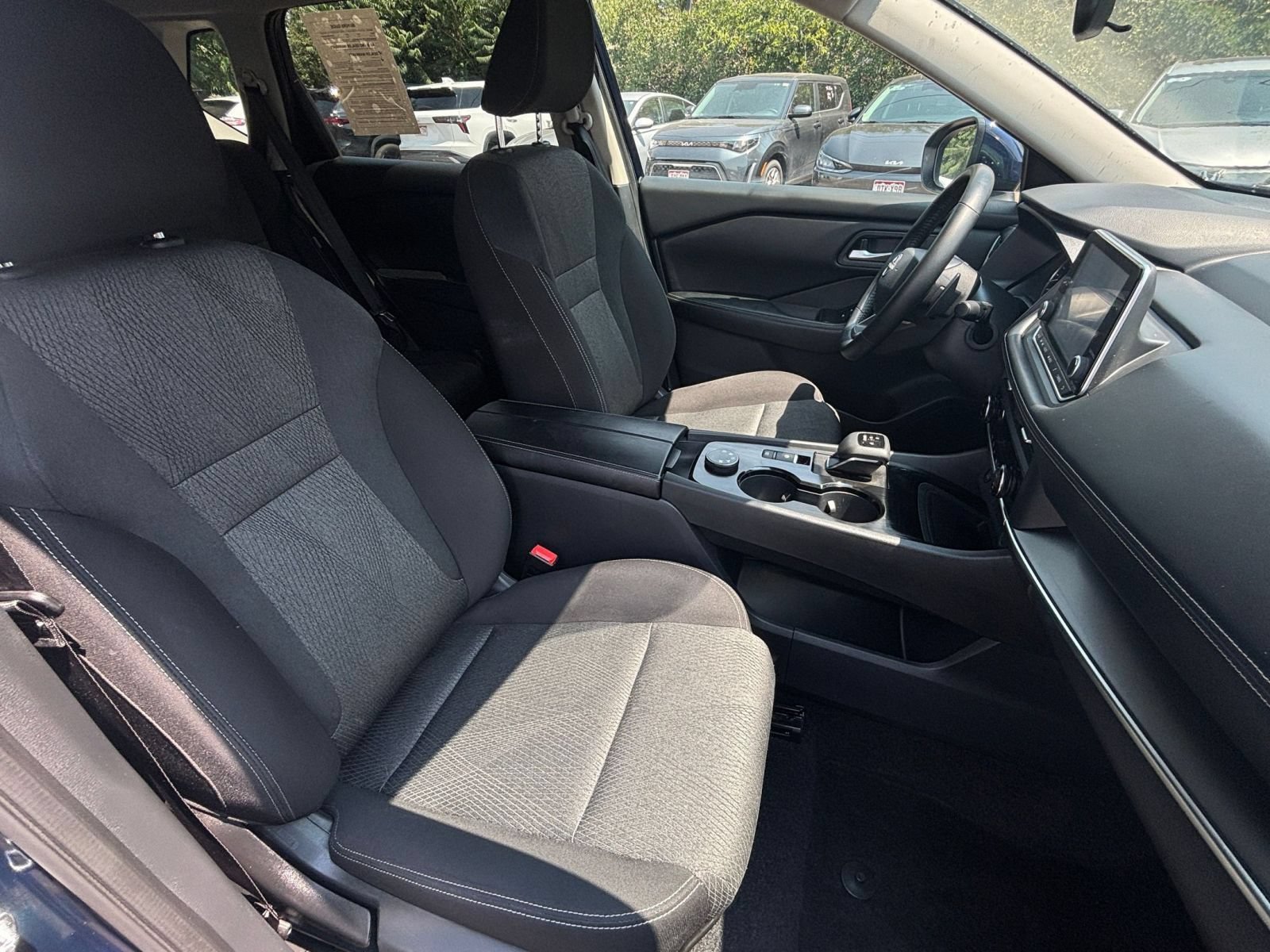 Used 2025 Nissan Rogue SV AWD/4WD image 35