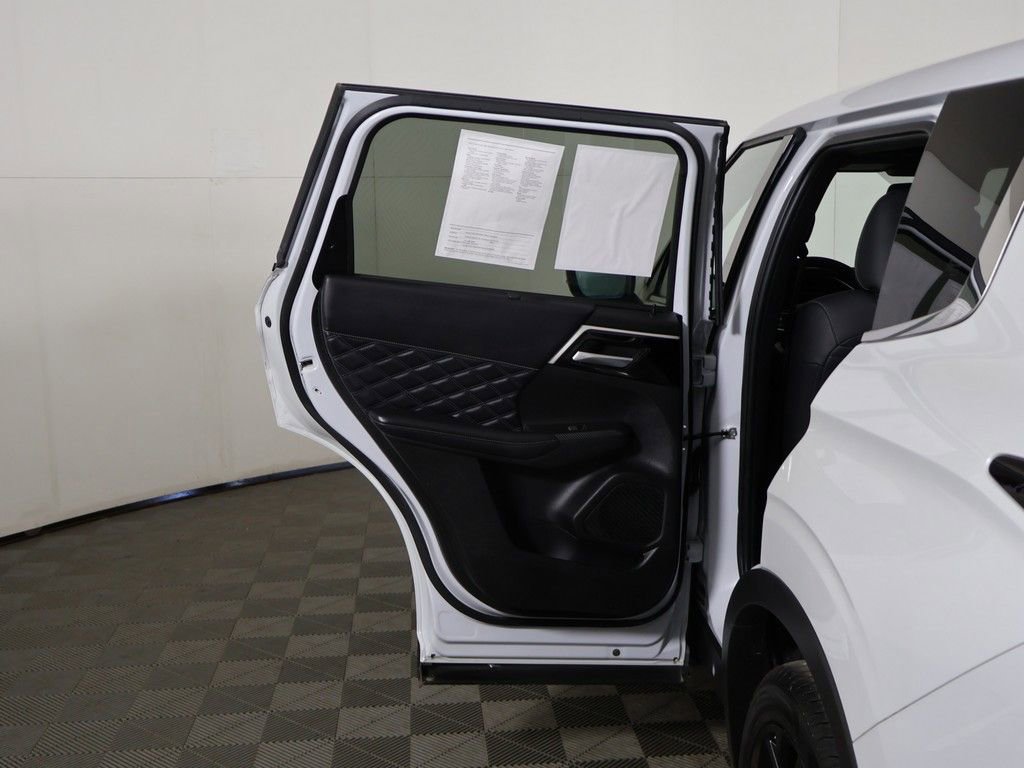 Used 2023 Mitsubishi Outlander SEL Black Edition AWD/4WD image 25