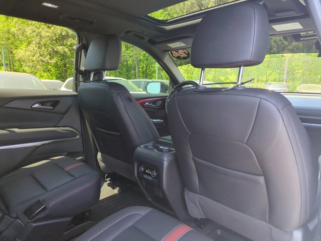 Used 2024 Chevrolet Traverse RS image 25