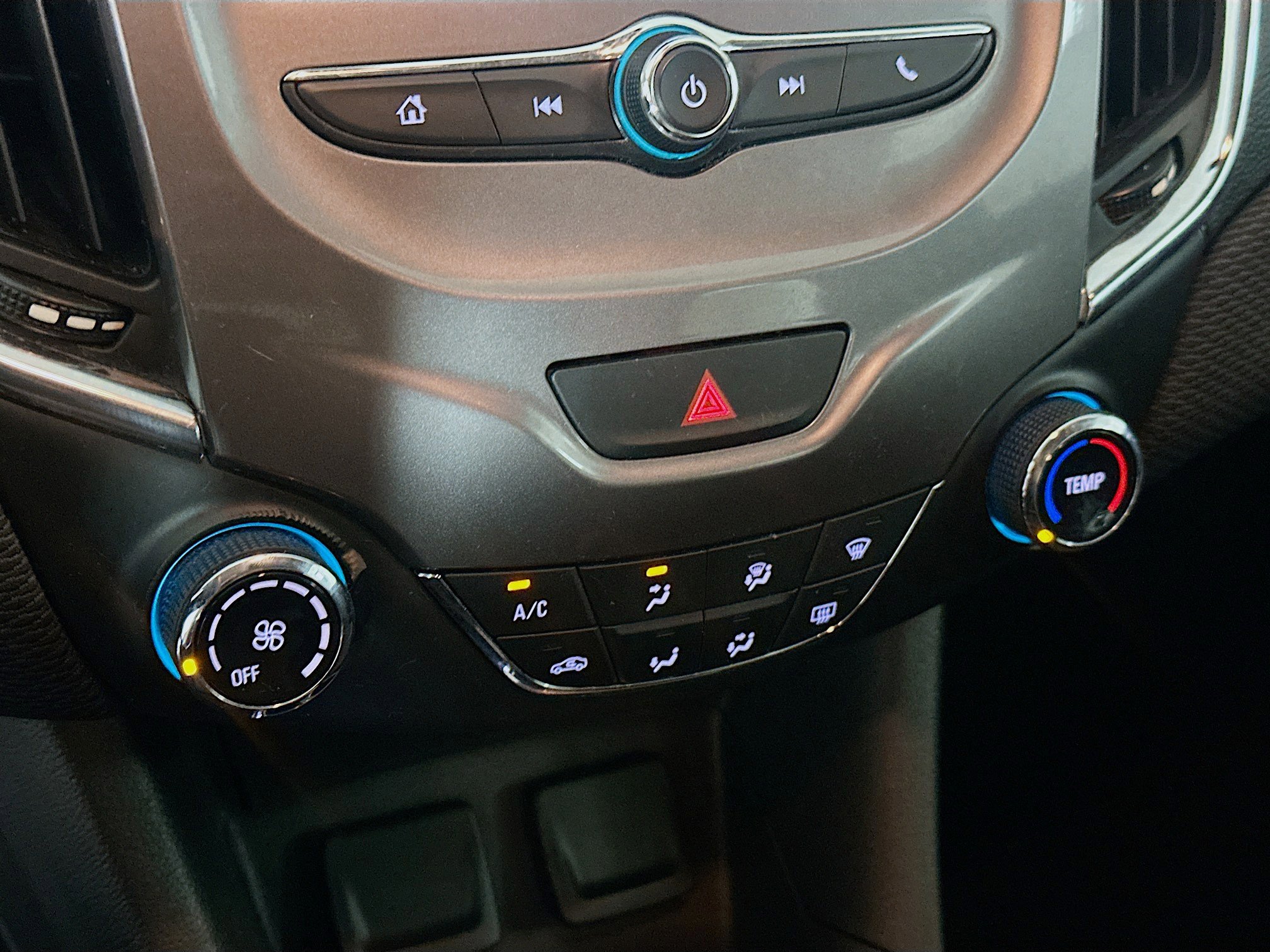 Used 2017 Chevrolet Cruze LT image 22