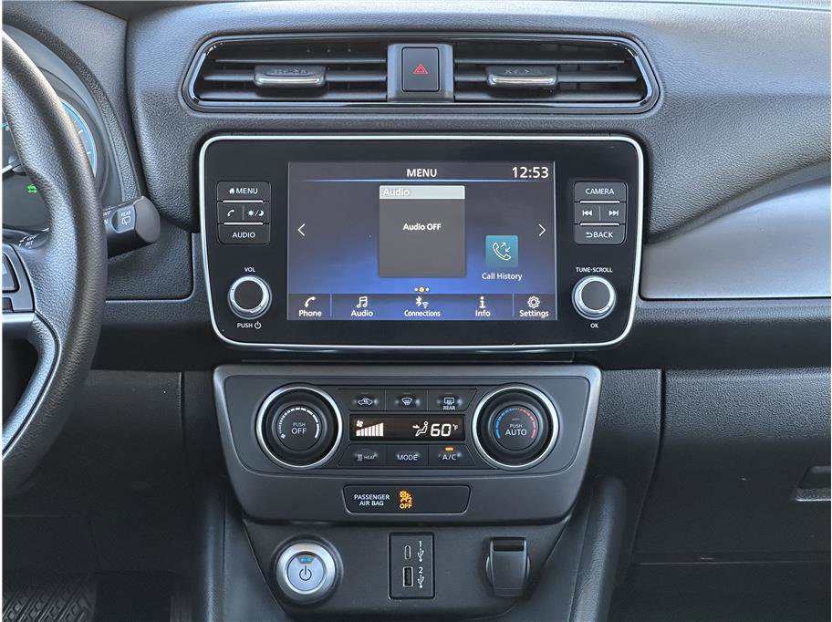 Used 2025 Nissan Leaf S image 23