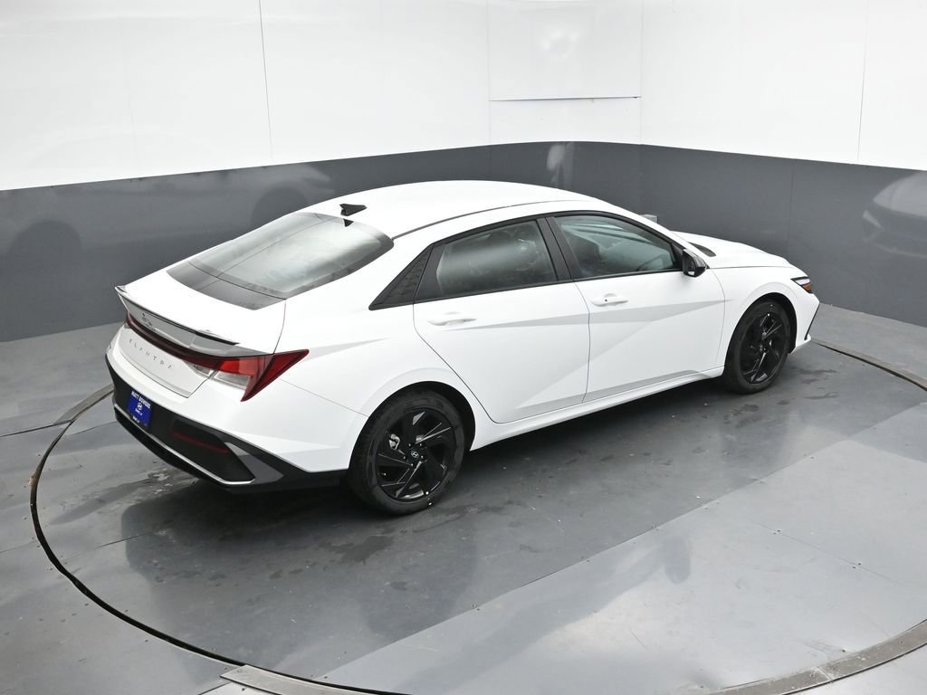 New 2026 Hyundai Elantra Sport FWD image 21