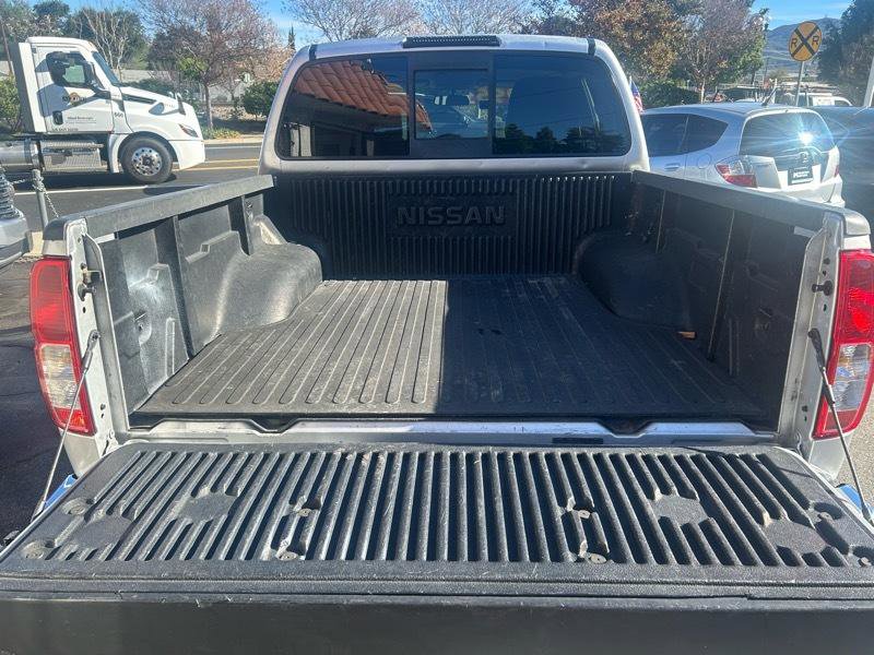 Used 2016 Nissan Frontier SV RWD image 5