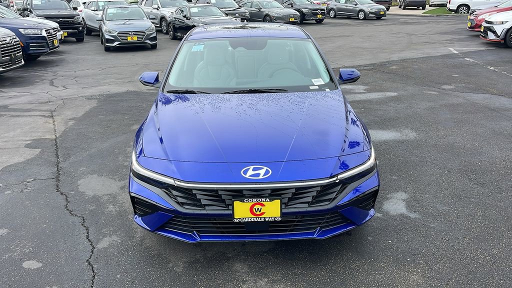 New 2025 Hyundai Elantra Limited image 2