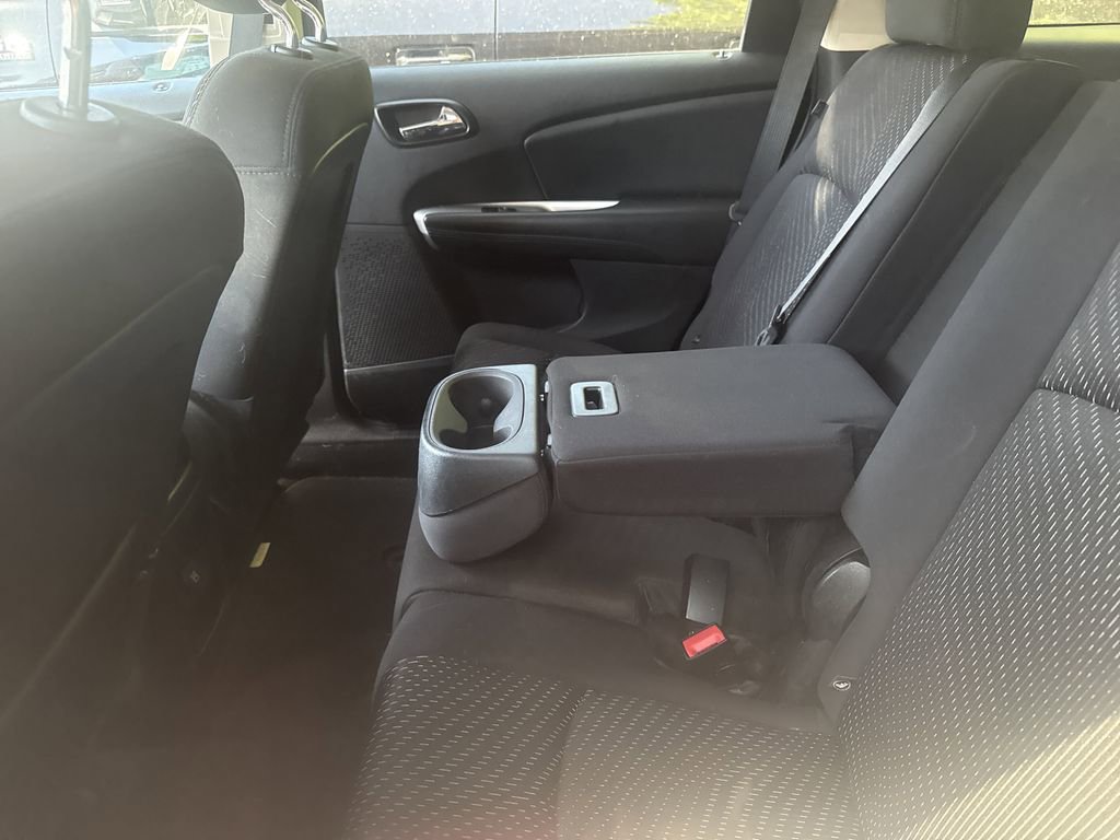 Used 2014 Dodge Journey SXT image 12