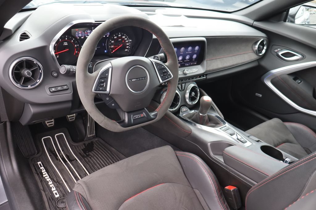 Used 2022 Chevrolet Camaro ZL1 RWD image 6