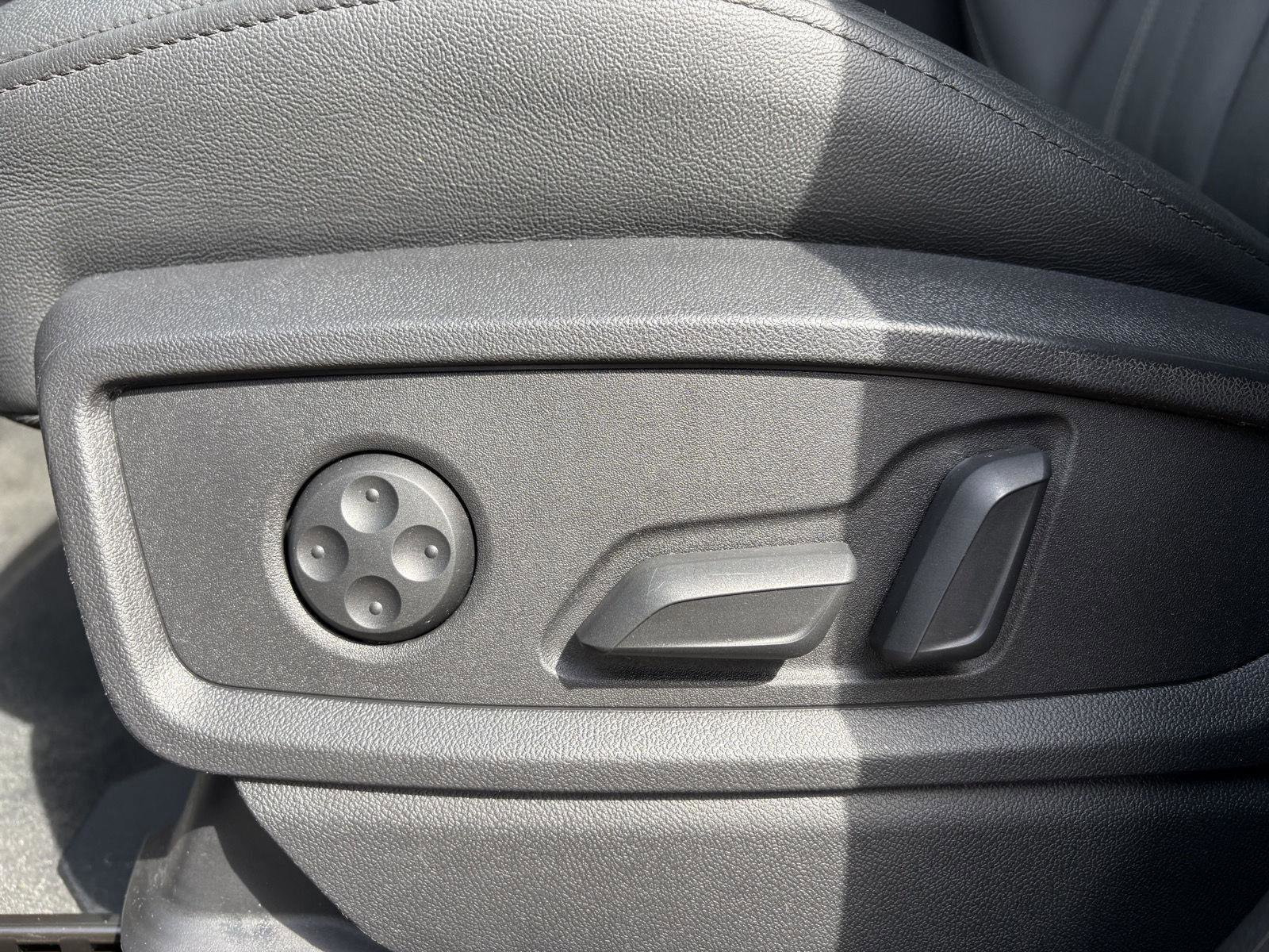 Used 2023 Audi Q5 2.0T Premium Plus w/ Premium Plus Package image 11