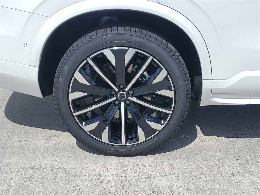 New 2026 Volvo XC90 B6 Ultra w/ Protection Package image 5