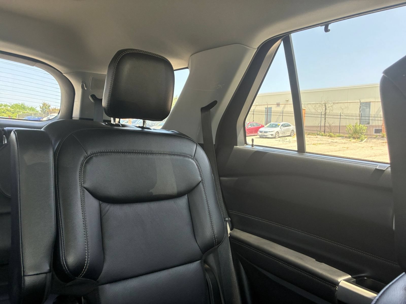 Used 2024 Ford Explorer Limited RWD image 27