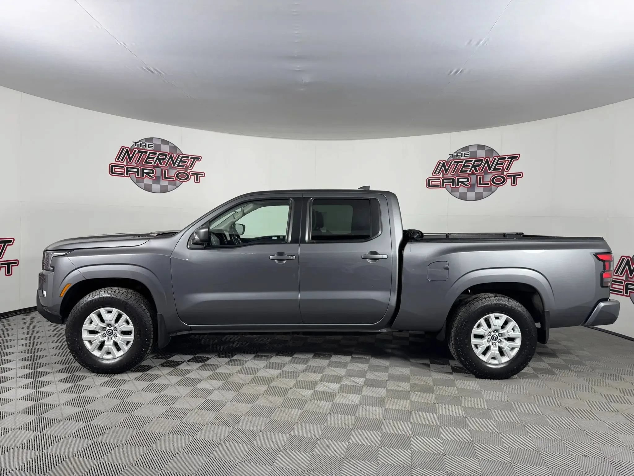 Used 2022 Nissan Frontier SV w/ Technology Package AWD/4WD image 4