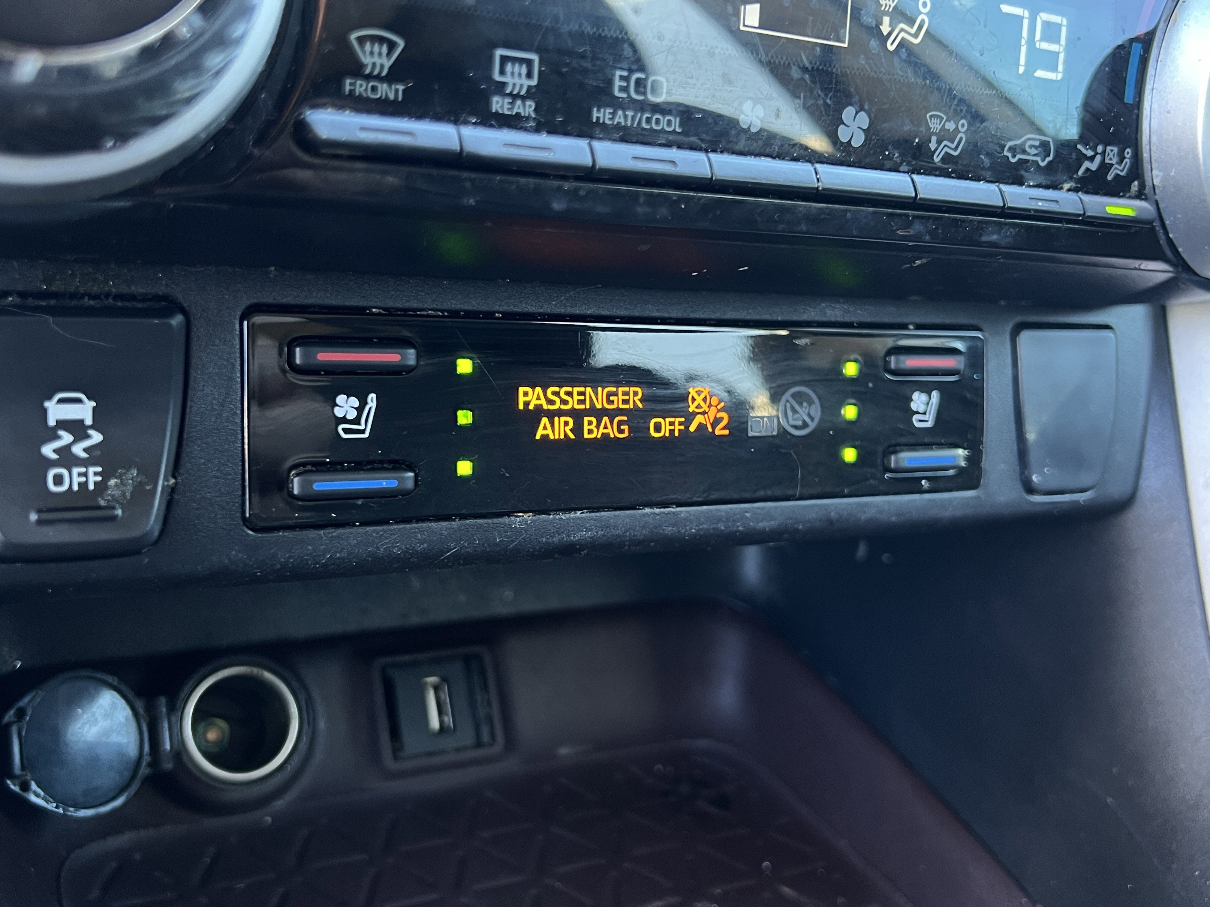 Used 2022 Toyota RAV4 Limited image 24