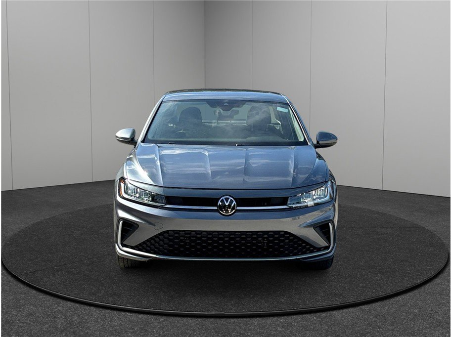 Used 2025 Volkswagen Jetta S image 3