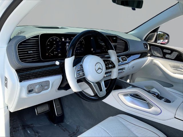 Used 2023 Mercedes-Benz Maybach GLS 600 4MATIC image 19