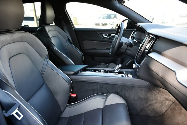 Used 2024 Volvo S60 B5 Plus FWD image 23